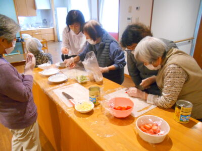 季節の果物入りオムレット作り🍰