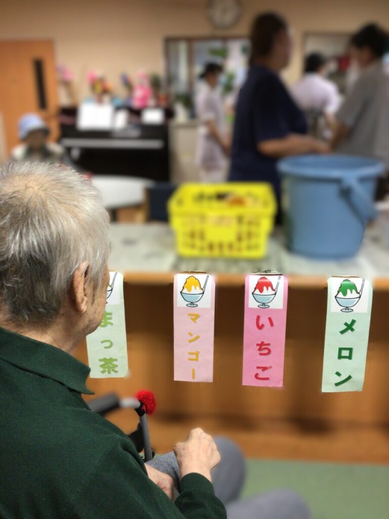 🍧かき氷始まってます。２階フロア🍧