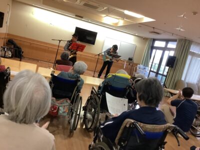 🎺慰問　Gサンドス♪2階フロア🎸